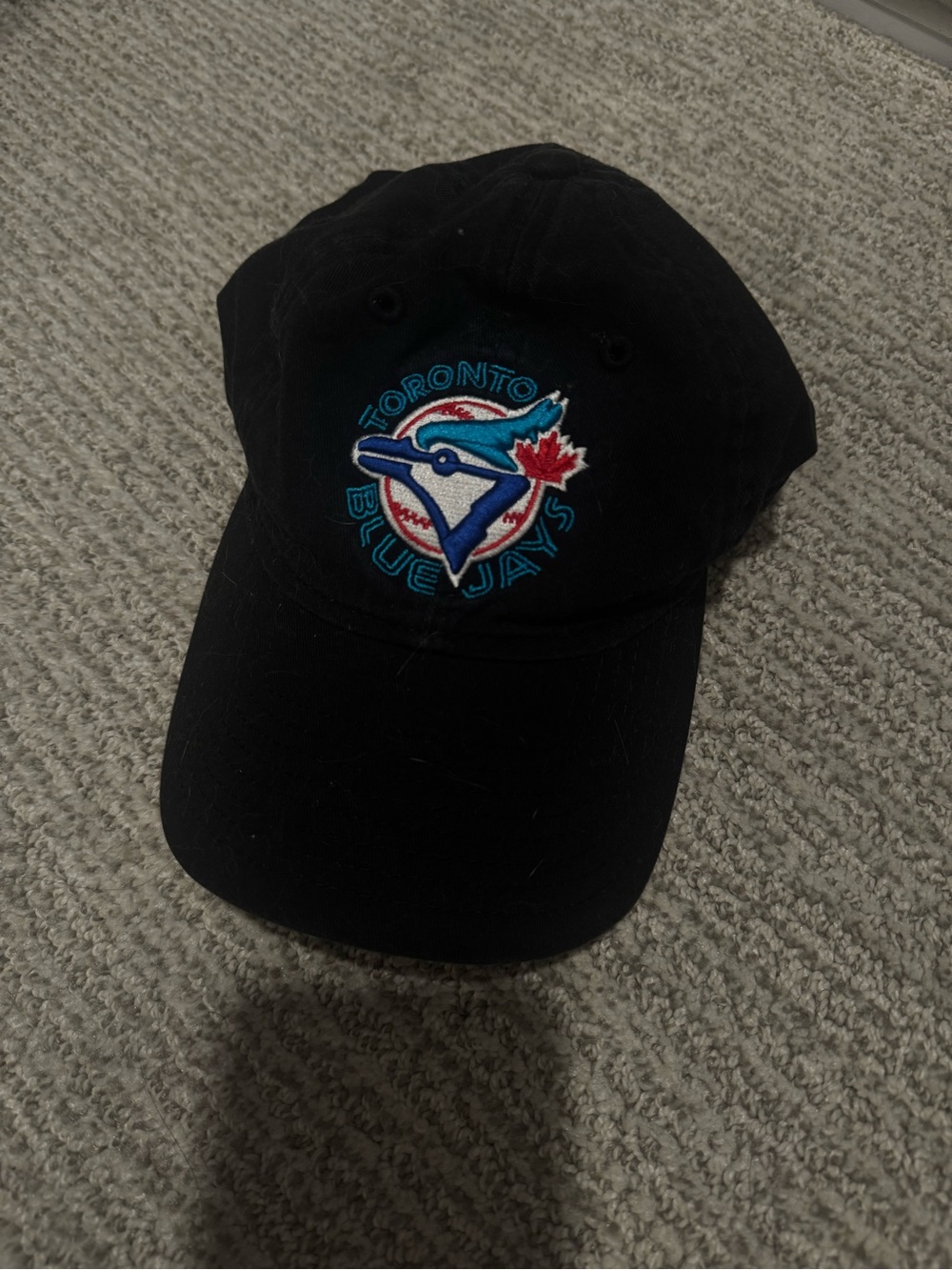 New Era Toronto Blue Jays Black Baseball Cap with Blue and Red Logo